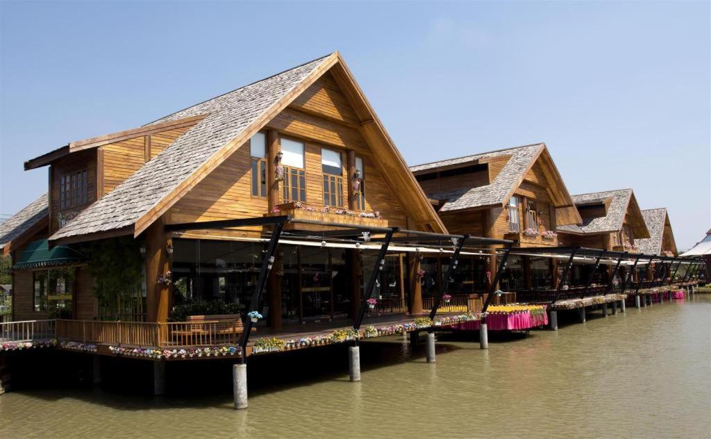 Sarita Chalet & Spa Hotel - Sha Extra Plus Jomtien Beach Extérieur photo