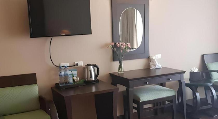 Sarita Chalet & Spa Hotel - Sha Extra Plus Jomtien Beach Extérieur photo
